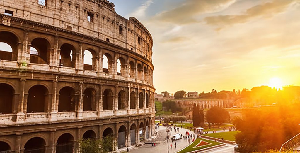 Coliseu de Roma ao nascer do sol