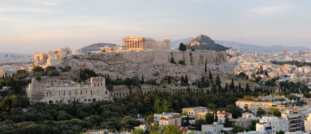 Vista do Templo Olímpico de Zeus em Atenas, Grécia