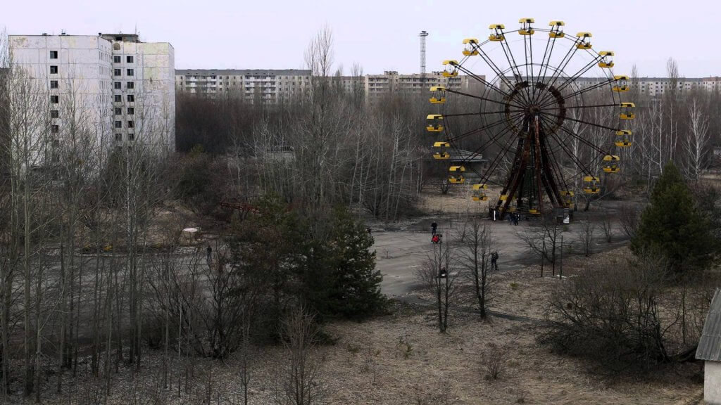 Parque deteriorado pós radiação em Chernobyl