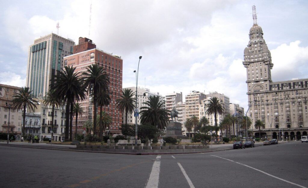 Praça da Independência em Montevidéu no Uruguai