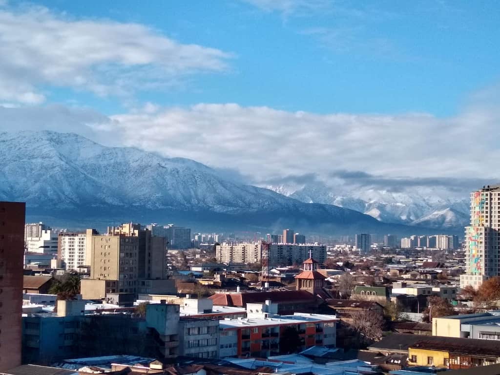 Santiago (Chile). Imagem disponível em Unsplash.