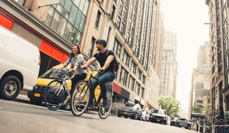 Turistas de bicicleta em Nova York