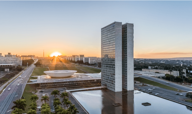 Paisagem de Brasília com o congresso no pôr do sol
