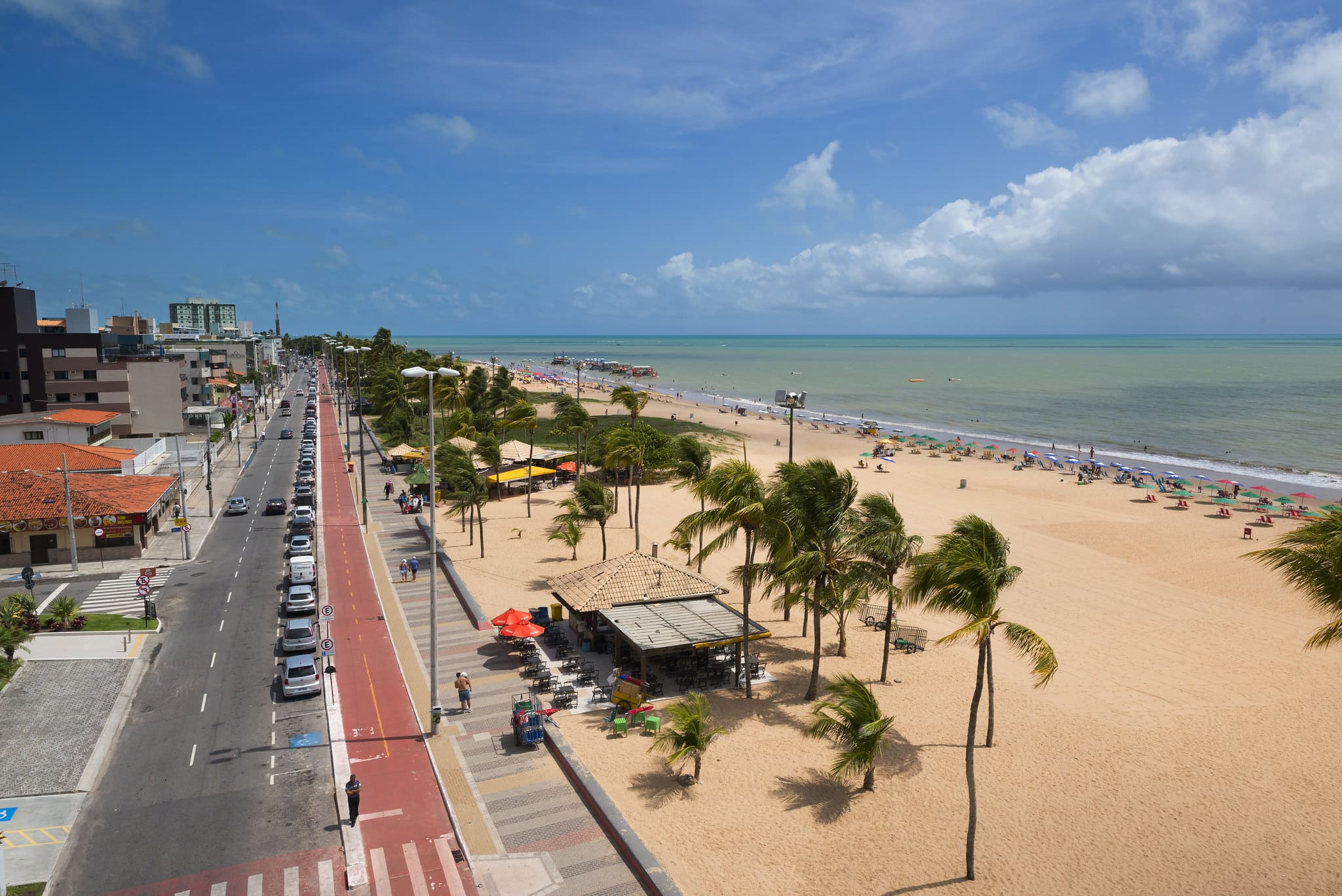 Avenida na praia de João Pessoa.