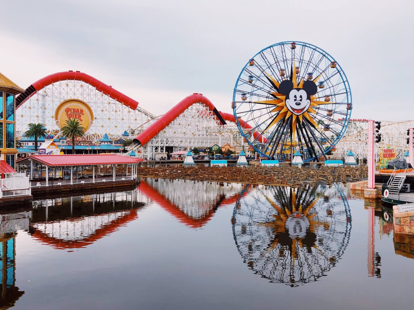 Disneyland, Califórnia.l Imagem disponível no Unsplash