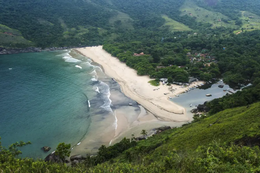 Vista de cima da Praia do Bonete, em Ilhabela - SP