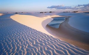 imagem de dunas nos lençóis maranhenses