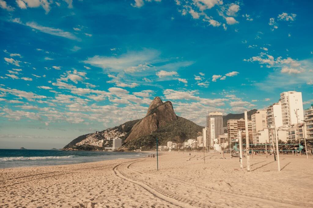 Praia do Rio de Janeiro. Imagem disponível no Unsplash