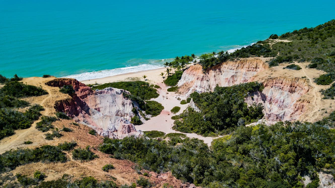Praia da Lagoa Azul. Imagem disponível em Shutterstock.