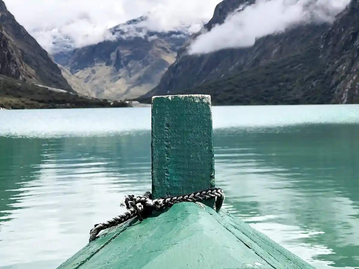 Lago em Huaraz, Peru.