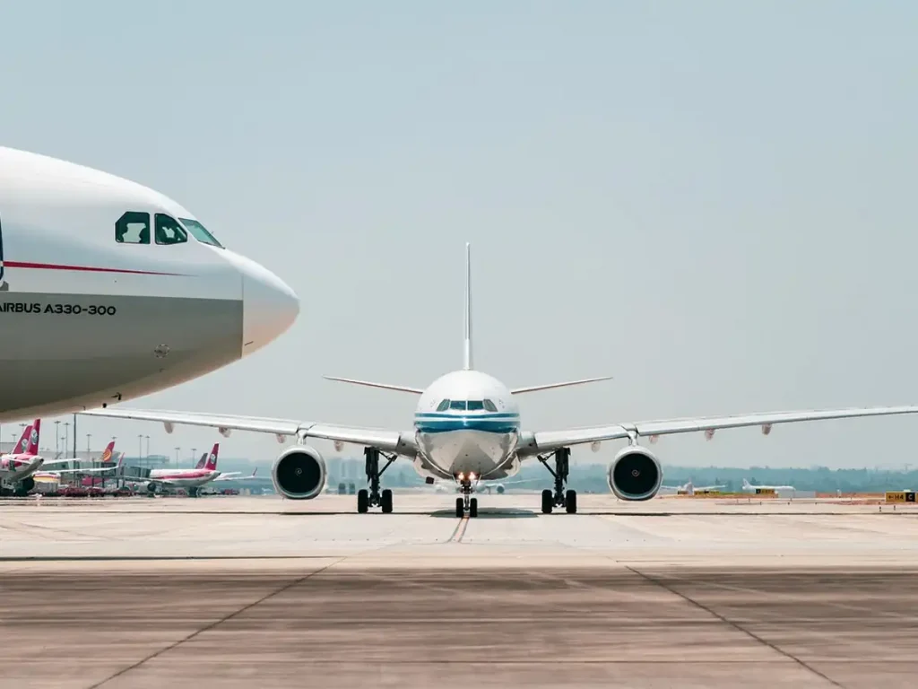 Avião representando passagem para Itália.