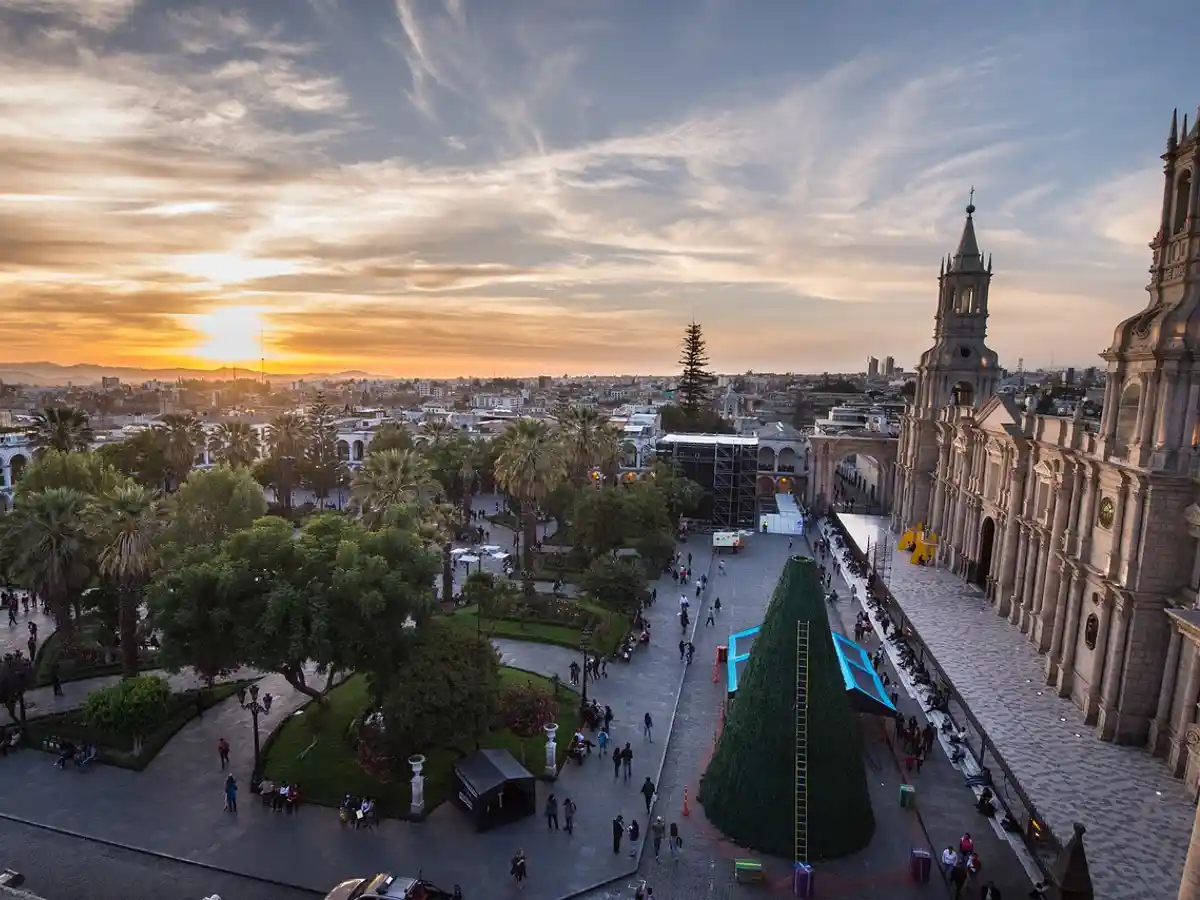 Praça em Arequipa, Peru.