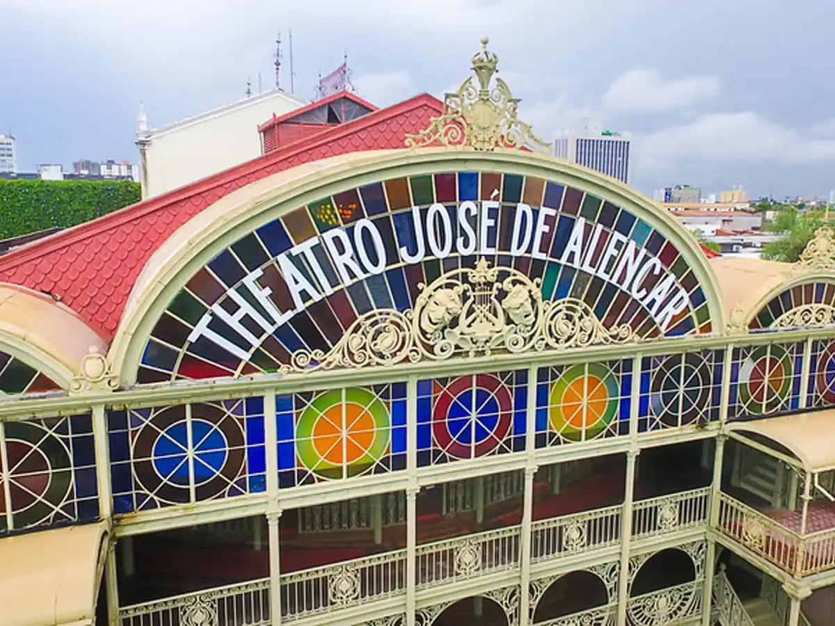 Theatro José de Alencar, opção do que fazer na baixa temporada em Fortaleza.