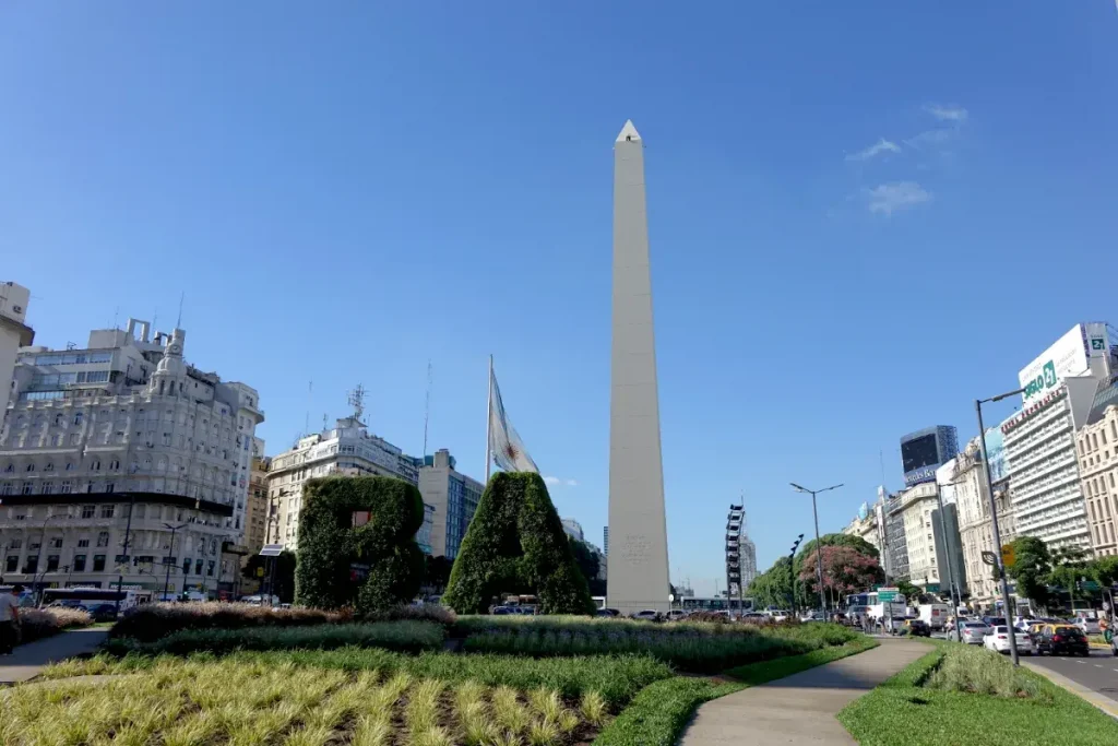 Obelisco na Avenida 9 de Julio em Buenos Aires